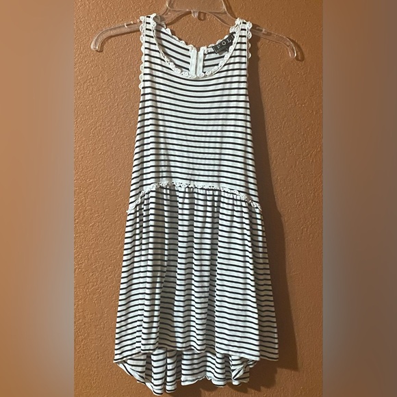 POL BLACK AND WHITE STRIPED BABYDOLL TOP WITH BACK ZIPPER - Picture 4 of 6